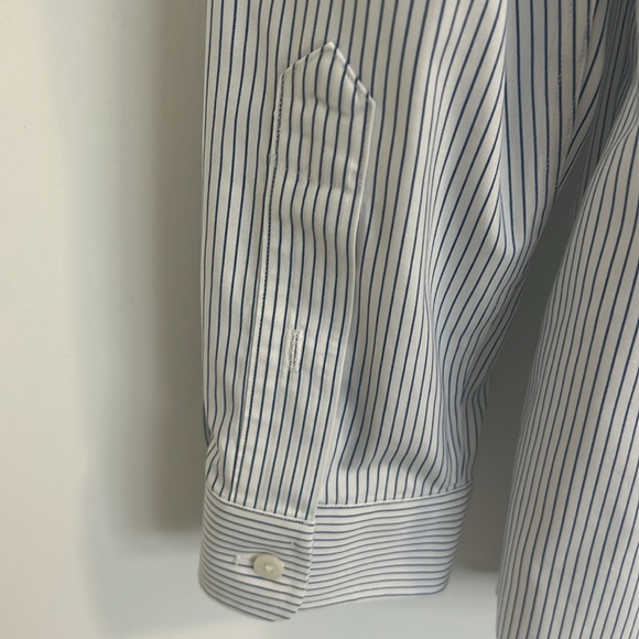 L.L Bean Men’s button down - Picture 5 of 5